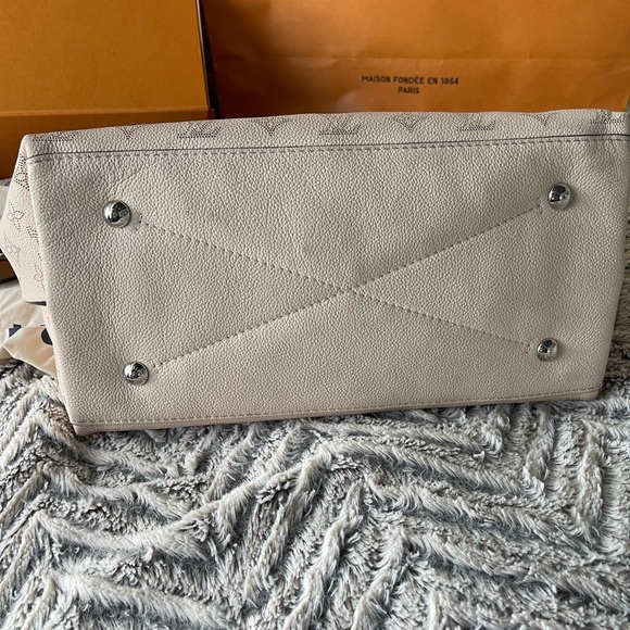 Louis Vuitton Carmel bag - Picture 6 of 10